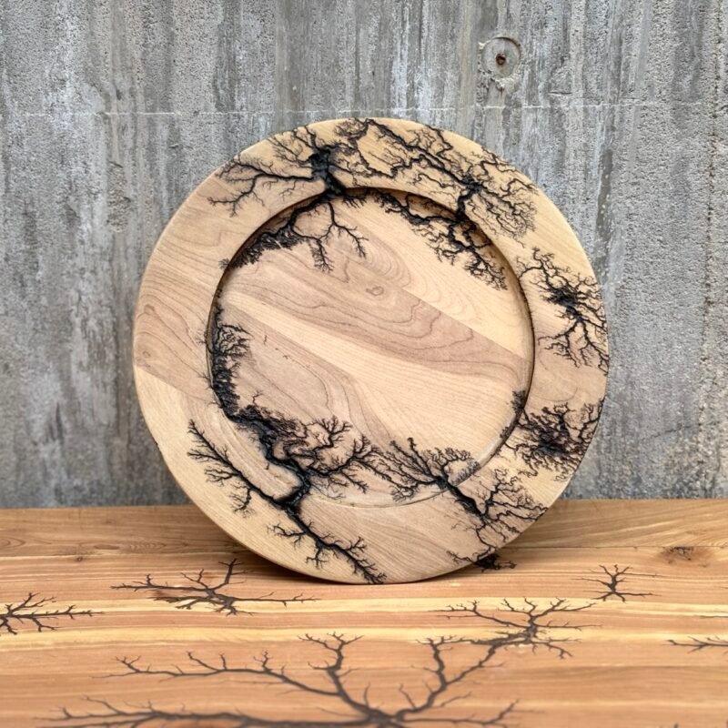 Fractal-burned charger plate